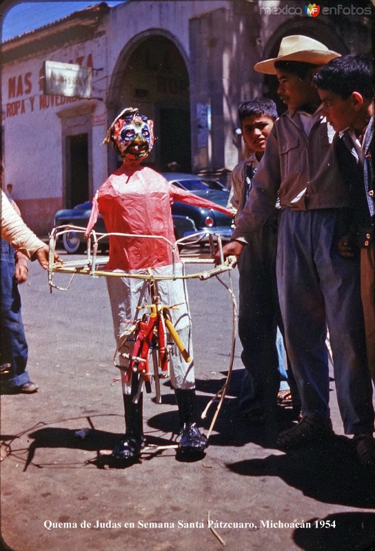 Semana Santa y quema de Judas 1954.