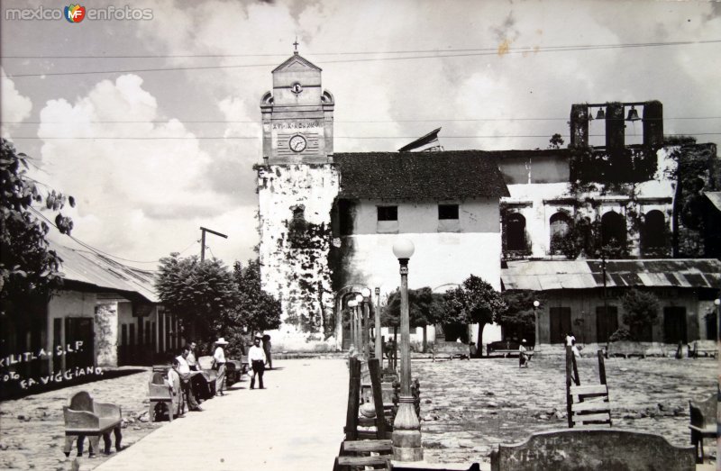 La Plaza e Iglesia.