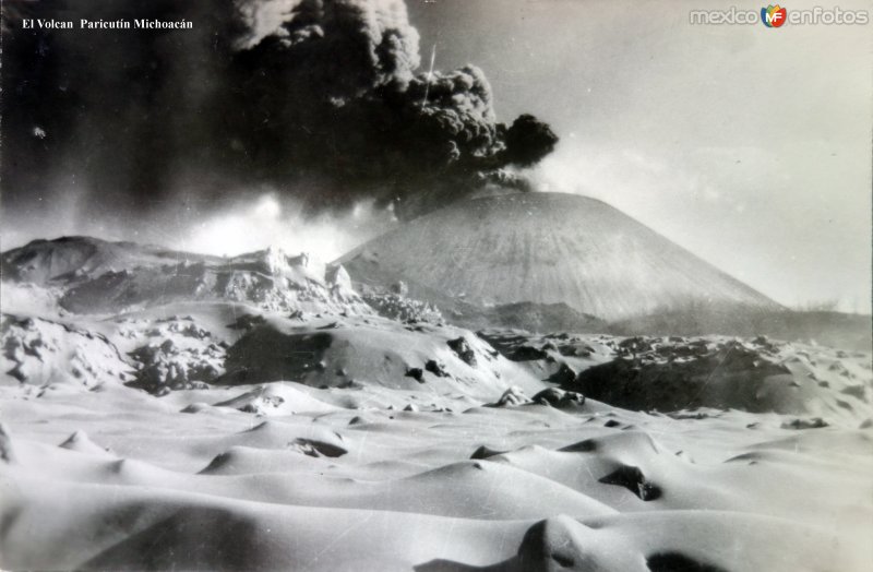 El Volcan En plena erupcion.