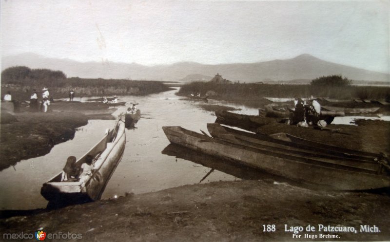 Lago de Patzcuaro por el Fotógrafo Hugo Brehme.