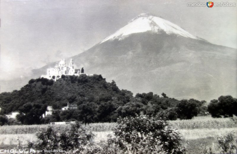 La Piramide de Cholula por el Fotógrafo Hugo Brehme.