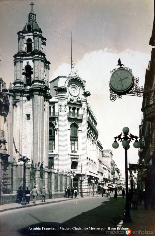 Avenida Francisco I Madero Ciudad de Méxicopor el Fotógrafo Hugo Brehme.