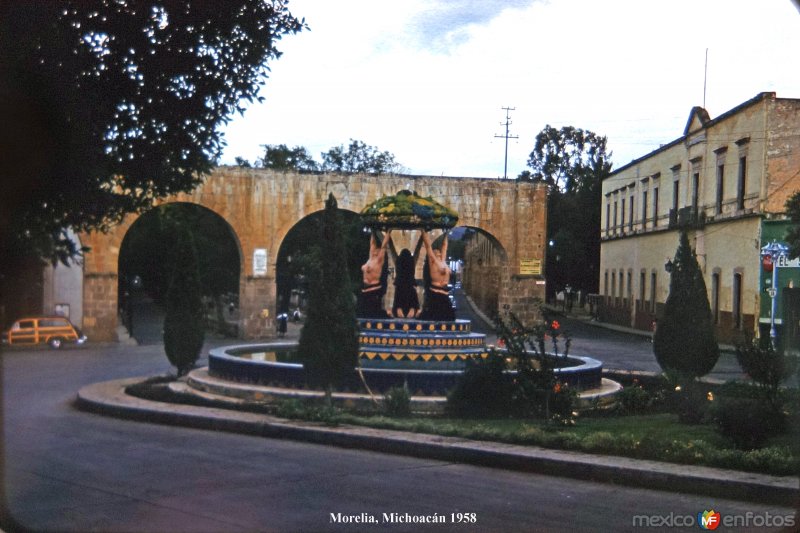 La fuente Tarasca Morelia, Michoacán 1958.