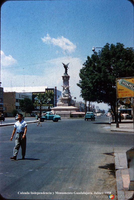 Calzada Independencia y Monumento Guadalajara, Jalisco 1958