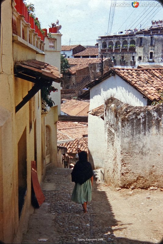 Escena callejera  de Taxco Guerrero 1958.