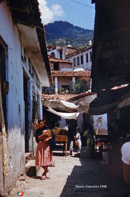 Escena callejera  de Taxco Guerrero 1958.