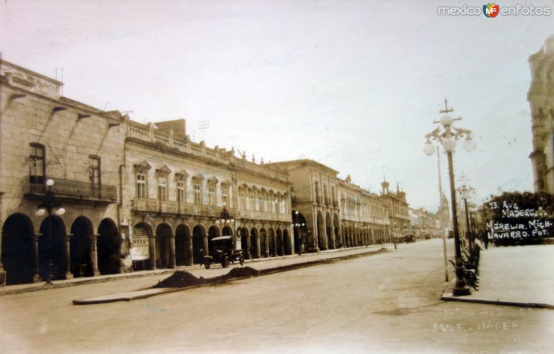 Avenida Francisco I Madero. ( Circulada el 7 de Diciembre de 1927 ).