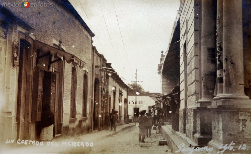 A un costado del Mercado ( Circulada el 21 de Agosto de 1930 ).