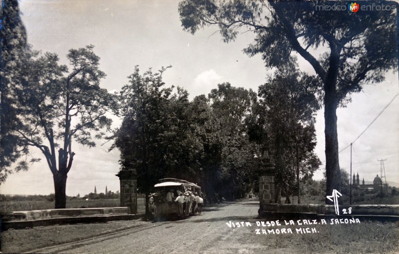 Vista desde la Calzada a Jocona Zamora Michoacan.