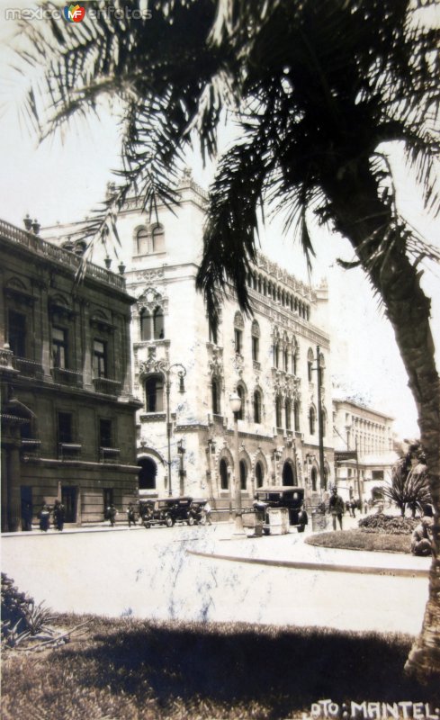 Edificio de correos  por el fotografo Ricardo Mantel ( Circulada el 12 de Abril de 1927 ).