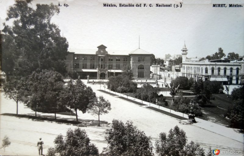 Estación del F  C  Nacional  por el fotografo Felix Miret.