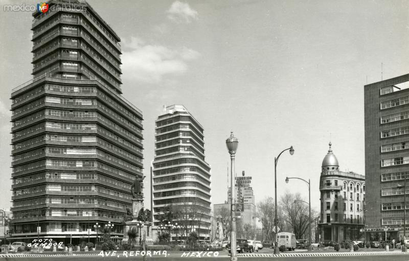 Glorieta Colón, en Paseo de la Reforma