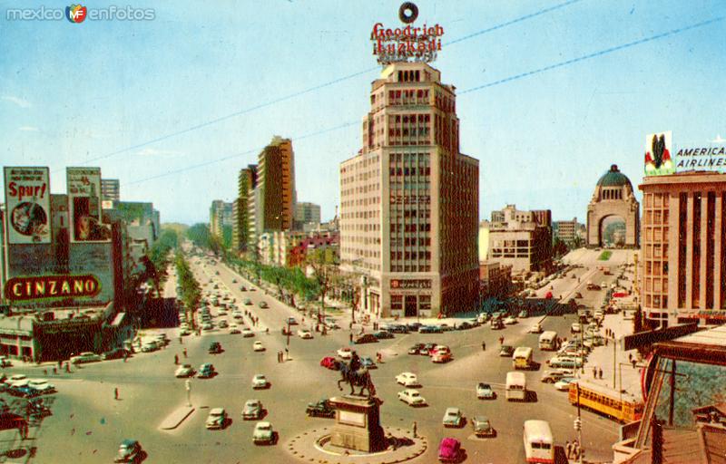 Edificio Corcuera, con vista hacia Paseo de la Reforma y el monumento a la Revolución