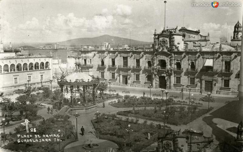 Plaza de Armas y Palacio de Gobierno