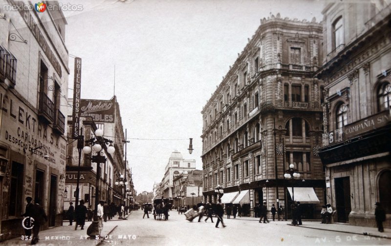 Calle Cinco de Mayo.