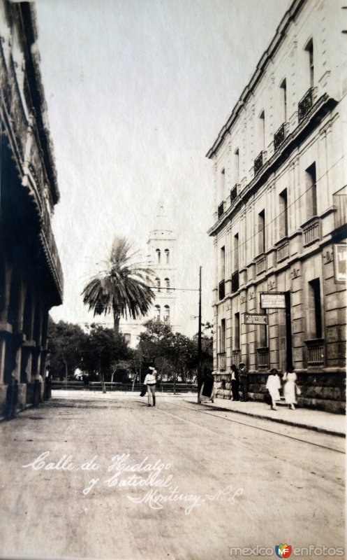 Calle de Hidalgo y catedral.