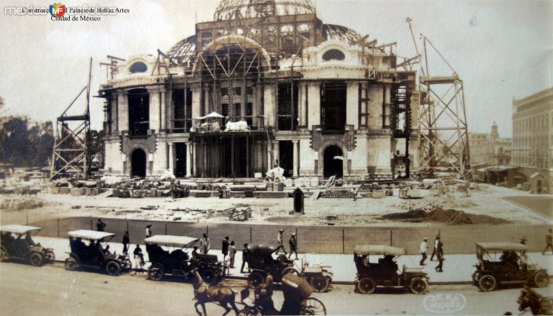 El Palacio de Bellas Artes en construccion por el Fotógrafo Fernando Kososky. ( Circulada el 10 de Junio de 1911).