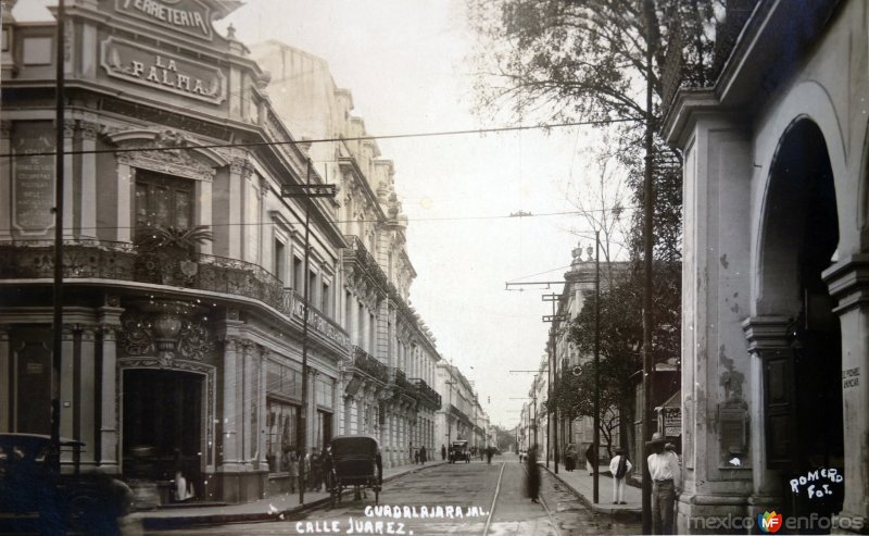 Ferreteria La Palma  y la Calle Juarez .