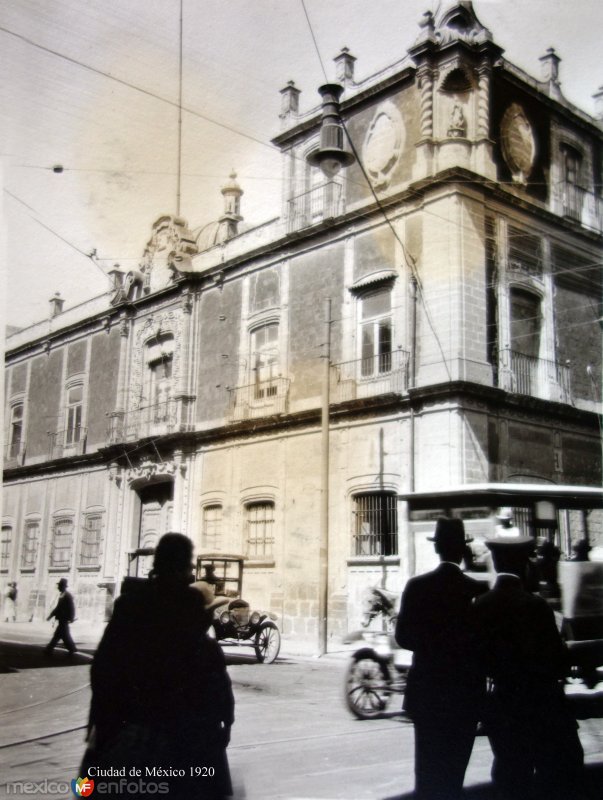 Escena callejera Ciudad de México 1920.