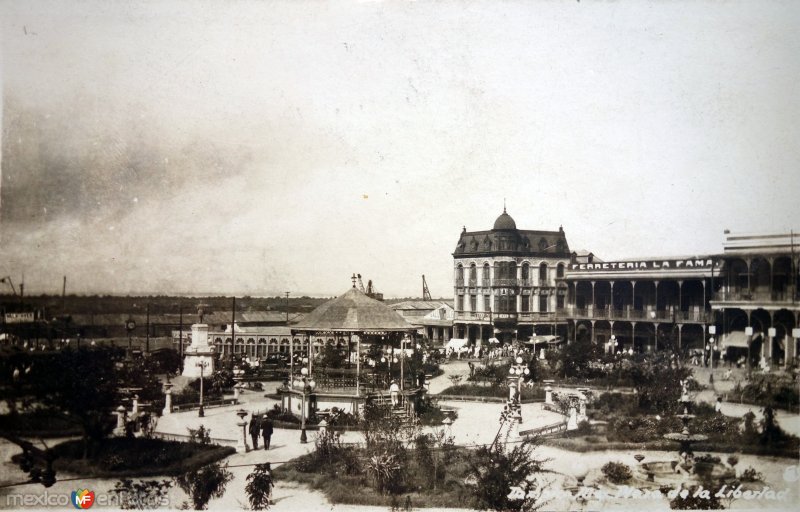 Plaza de La Libertad Tampico, Tamaulipas ( Circulada el 7 de Marzo de 1921 ).