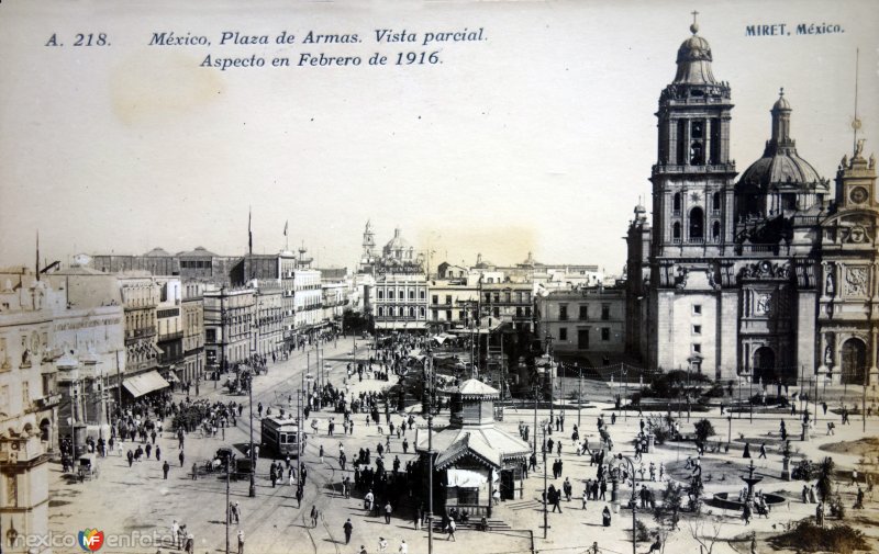 La Plaza de Armas Vista parcial aspecto en Febrero de 1916 por el Fotógrafo Félix Miret.