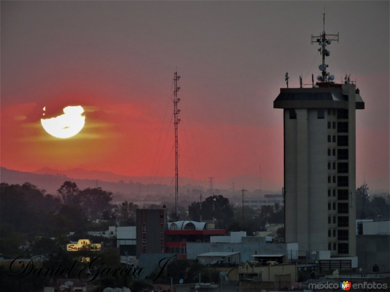 Edificio La Torre al ocaso