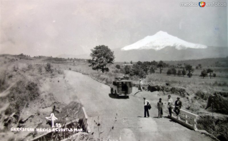 Carretera Mex-Cuautla. ( Circulada el 14 de Octubre de 1938 ).