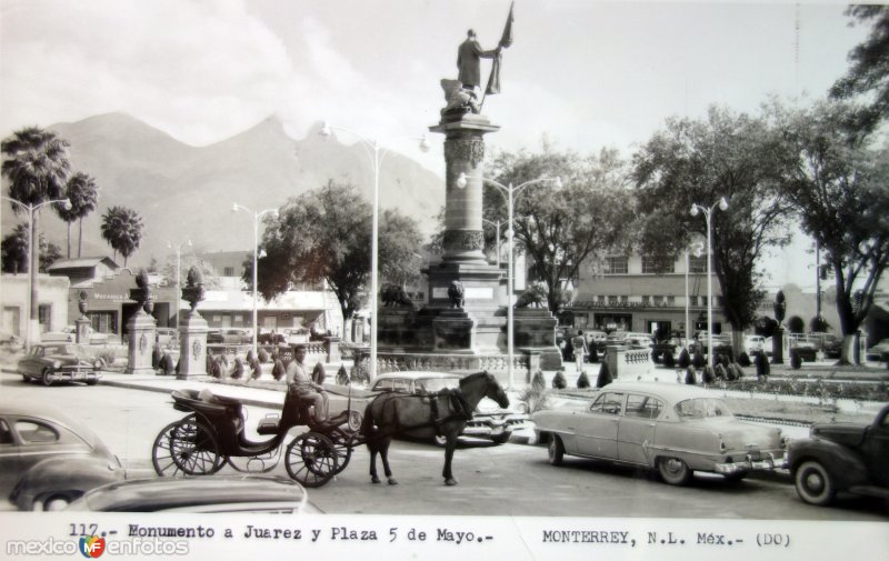 Monumento a Juarez y plaza 5 de Mayo