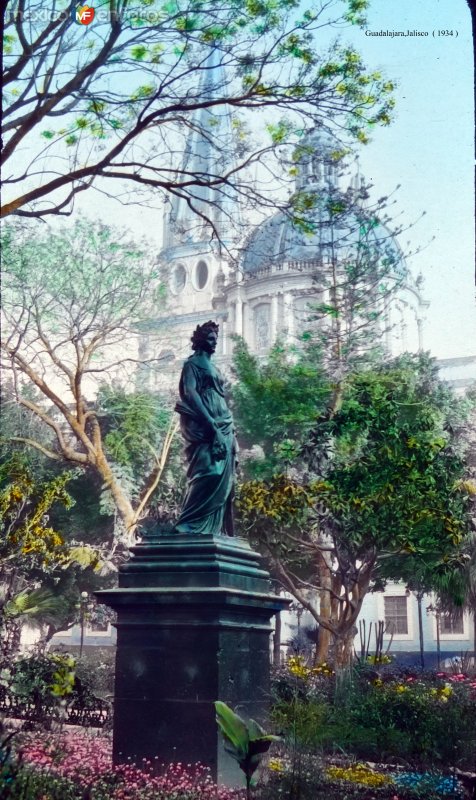 La Catedral, por el fotógrafo T. Enami, de Yokohama, Japón (1934)