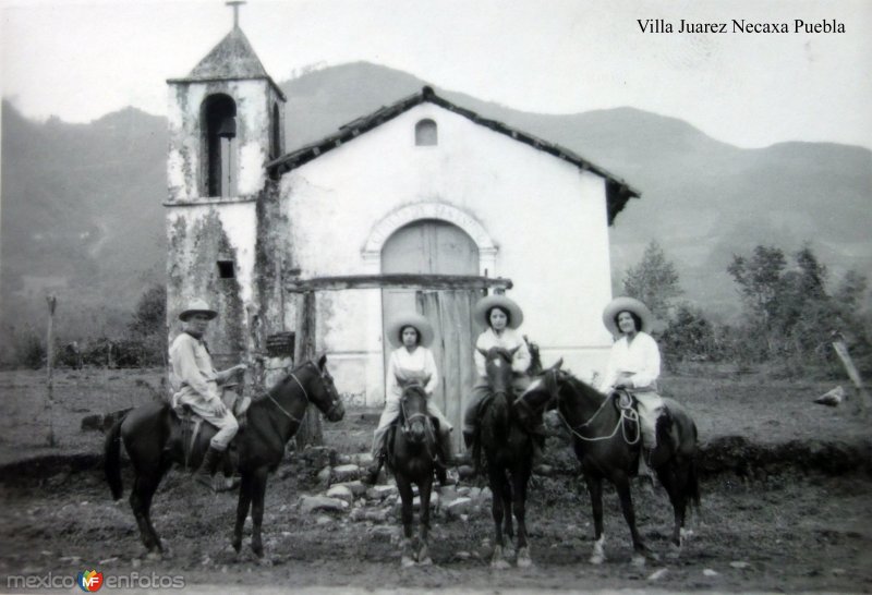 La Iglesia de Villa Juarez Necaxa Puebla .