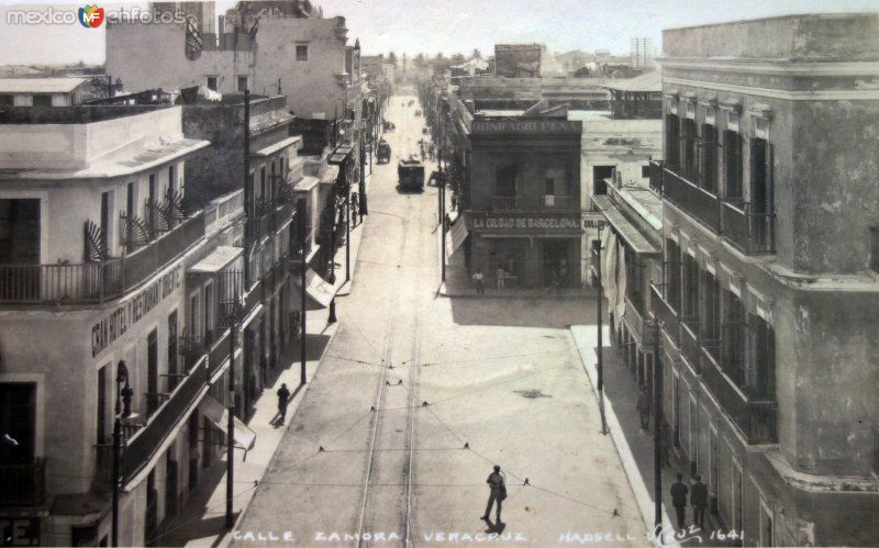 Calle Zamora por el Fotógrafo Walter E. Hadsell. ( Circulada el 15 de Junio de 1916 ).