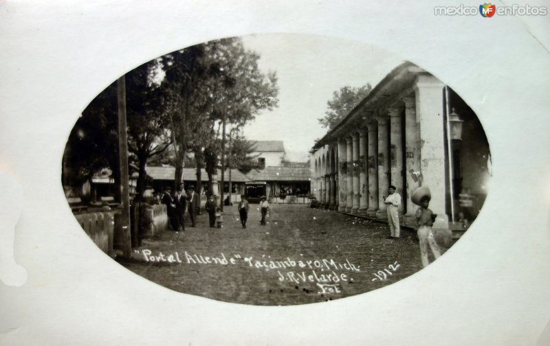 Portal Allende Foto de J R Velarde ( fechada en 1912 )