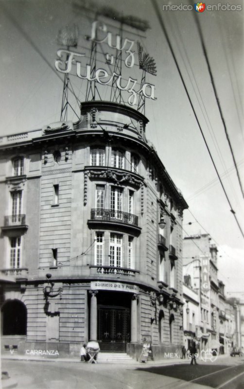 Edificio de  luz y fuerza.