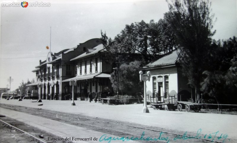 Estacion del Ferrocarril de Aguascalientes. ( Circulada el 15 de Abril de 1949 ).