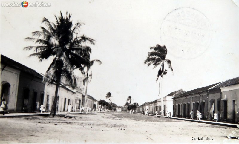 Escena callejera  de Carrizal Tabasco. ( Circulada el 17 de Junio de 1921 ).