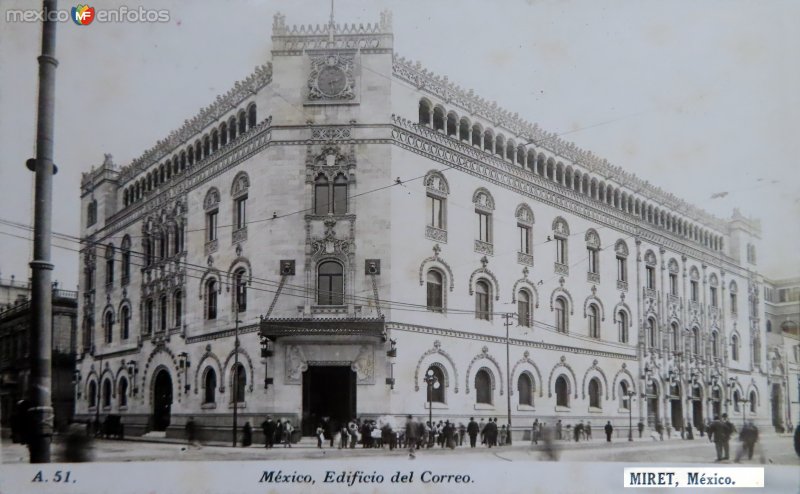 Edificio del correo  por el Fotógrafo  Félix Miret