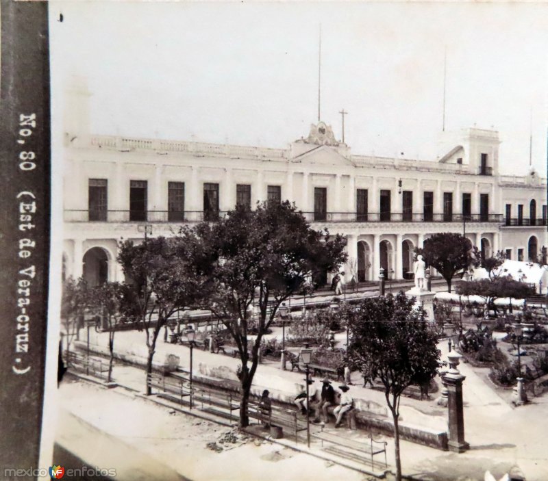 Palacio Municipal  por el Fotógrafo Abel Briquet.