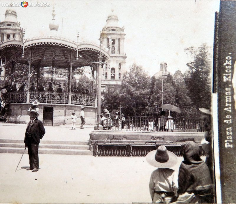 Plaza de Armas por el Fotógrafo Abel Briquet.