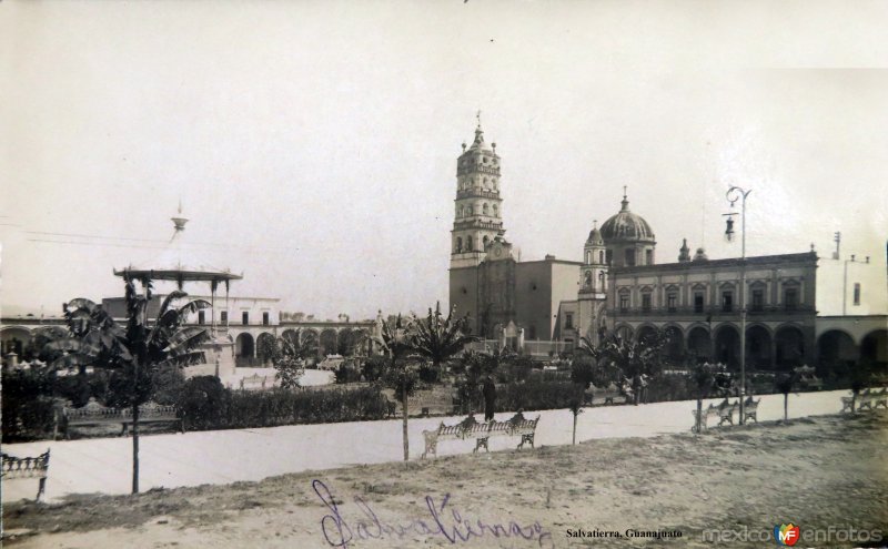 La Plaza de Salvatierra, Guanajuato.