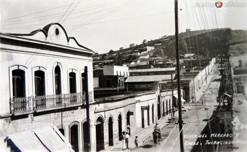 Vista del mercado y calle.