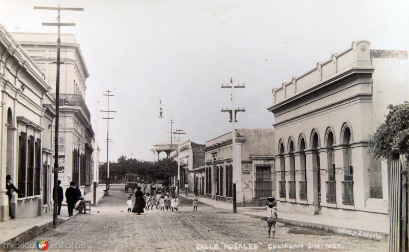 Calle Rposales  por los fotografos Yanez y Zanzueta..