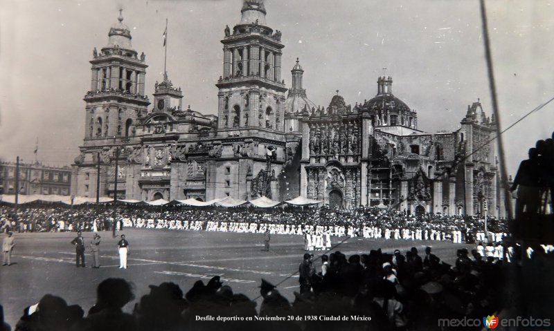 Desfile deportivo en Noviembre 20 de 1938 Ciudad de México