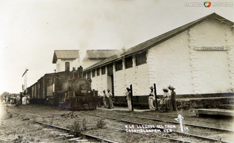 A la llegada del tren.