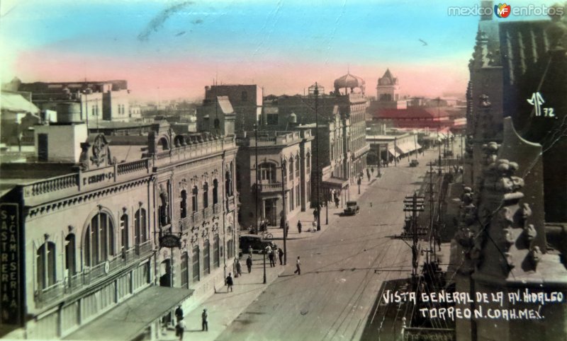 Vista general de la Avenida Hidalgo. ( Circulada el 11 de Junio de 1942 ).