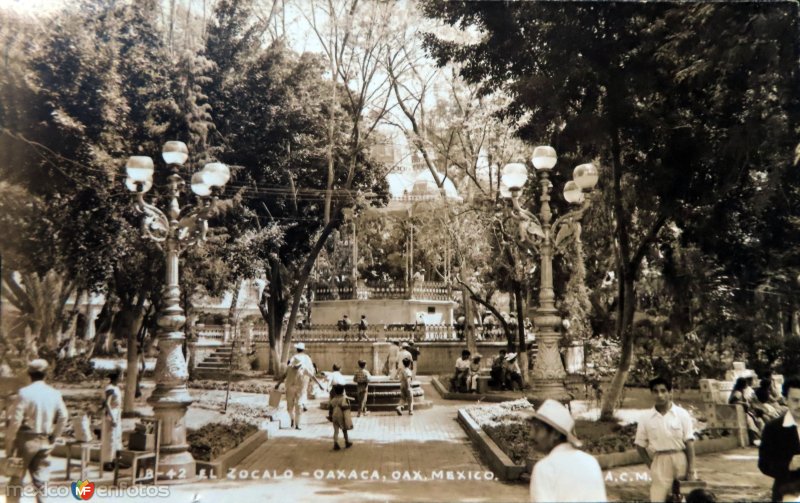 El Zocalo  ( Circulada el 23 de Julio de 1953 ).