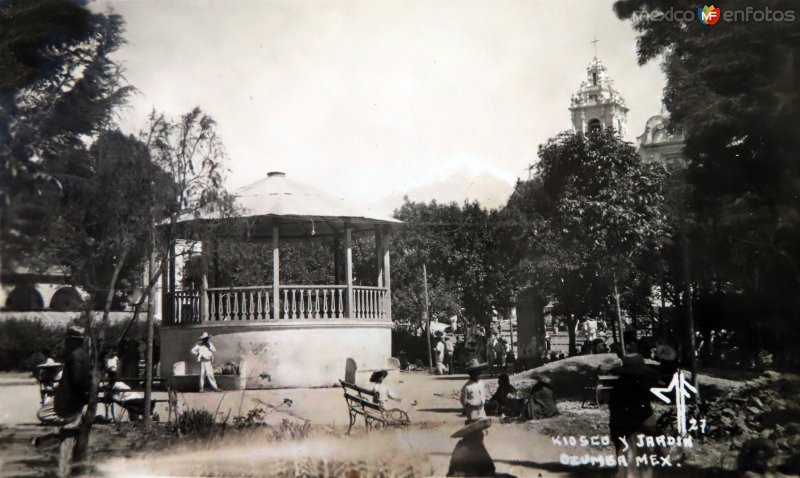 Kiosko y jardin. ( Circulada el 24 de Octubre de 1935 ).