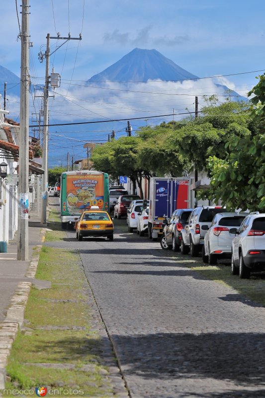 El Volcán de Fuego visto desde Comala