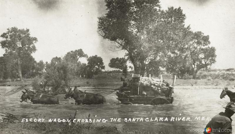 Carreta militar estadounidense, cruzando el Río Santa Clara
