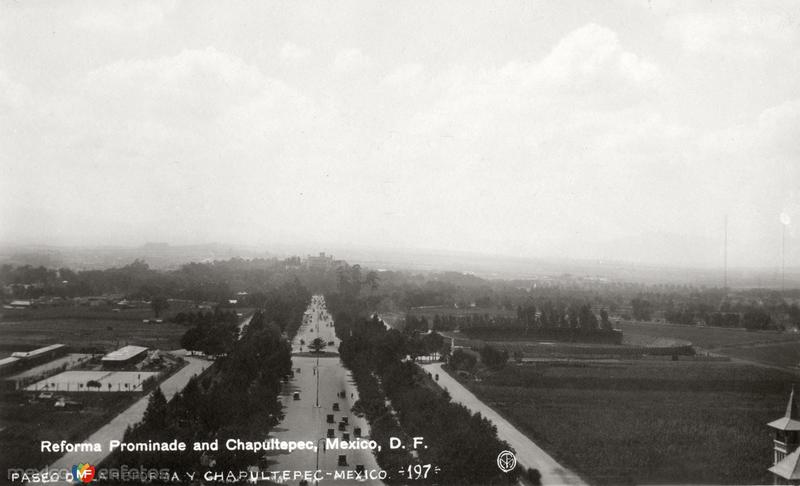 Vista del Paseo de la Reforma, hacia Chapultepec