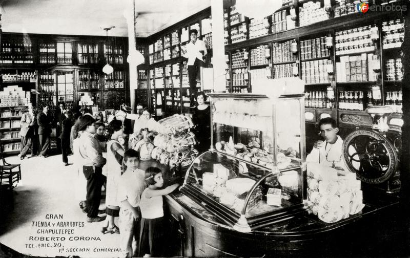 Interior de la tienda Chapultepec, en Avenida Prado 337 Norte